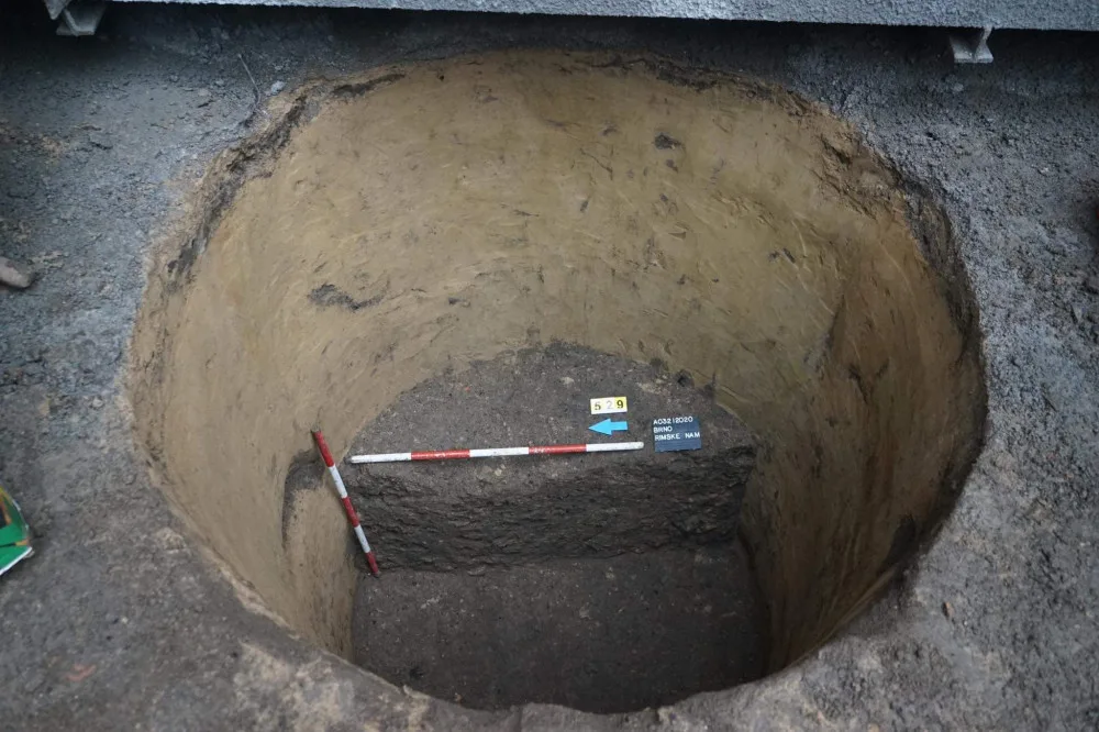 Římské náměstí v Brně vydalo archeologické poklady