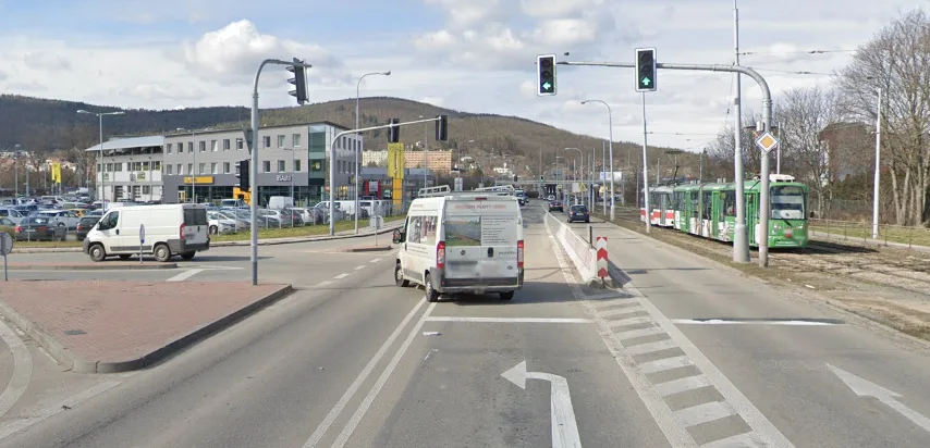 Kvůli havarijnímu stavu tramvajové trati se na víkend uzavře Kníničská. Omezení čeká motoristy i MHD