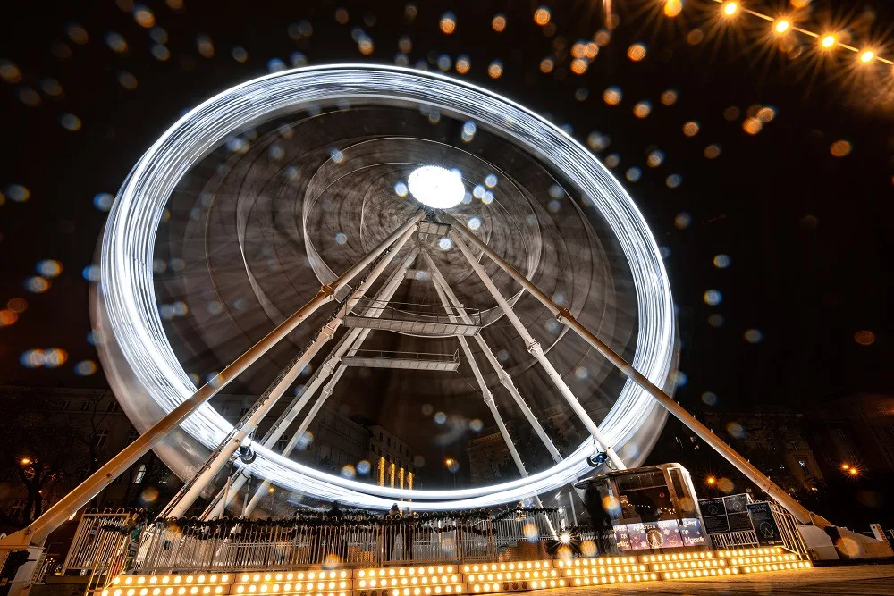 FOTOGALERIE: Z adventních trhů se letos vytratil ruch a tlačenice. Zůstal jen klid a vánoční atmosféra