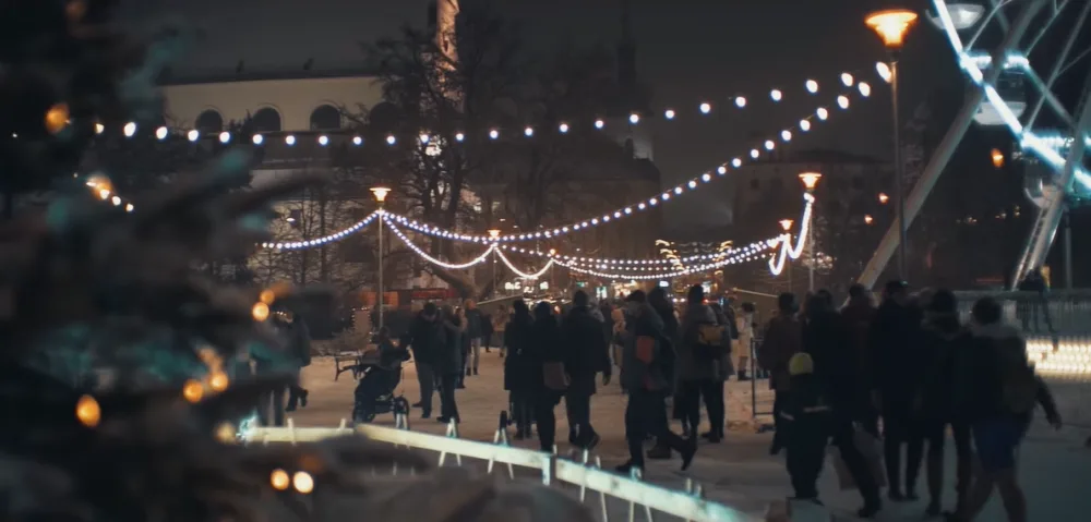Brno má svou vlastní vánoční koledu! A k tomu videoklip kouzelného zasněženého města