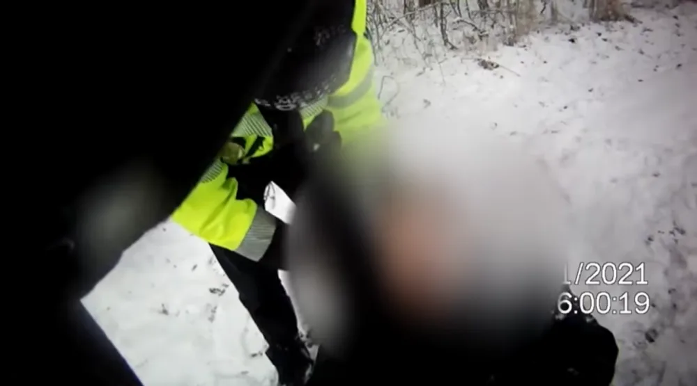 VIDEO: Rodina na procházce našla na okraji Brna téměř umrzlého opilého muže