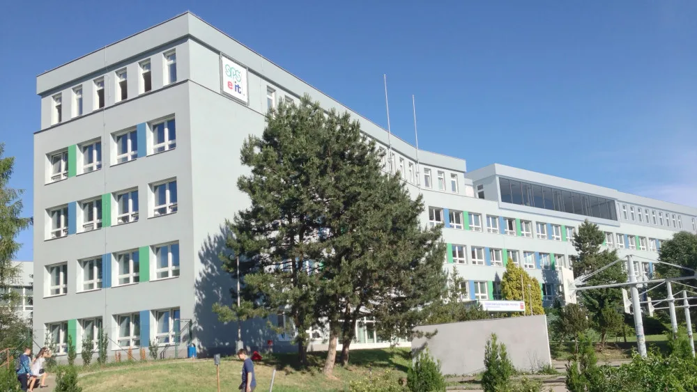 Obory pro budoucnost, kvalitní výuka a nejlepší kantýna k tomu. Atmosféru na Purkyňce si chválí žáci i učitelé