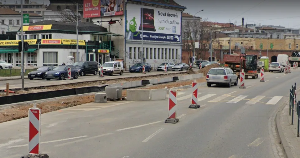 Kvůli uzavírce se od pondělí uzavře přechod na Dornychu, omezení čeká i řidiče