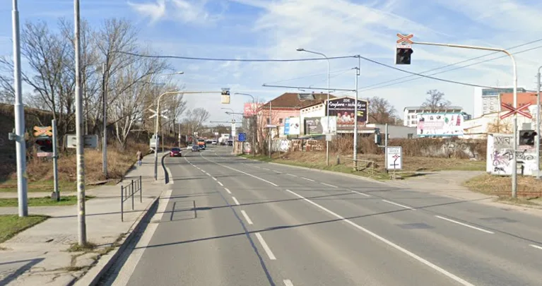 Tisíce aut i cyklistů a žádný přechod. Brno vybuduje podjezd pro cyklostezku podél Svitavy