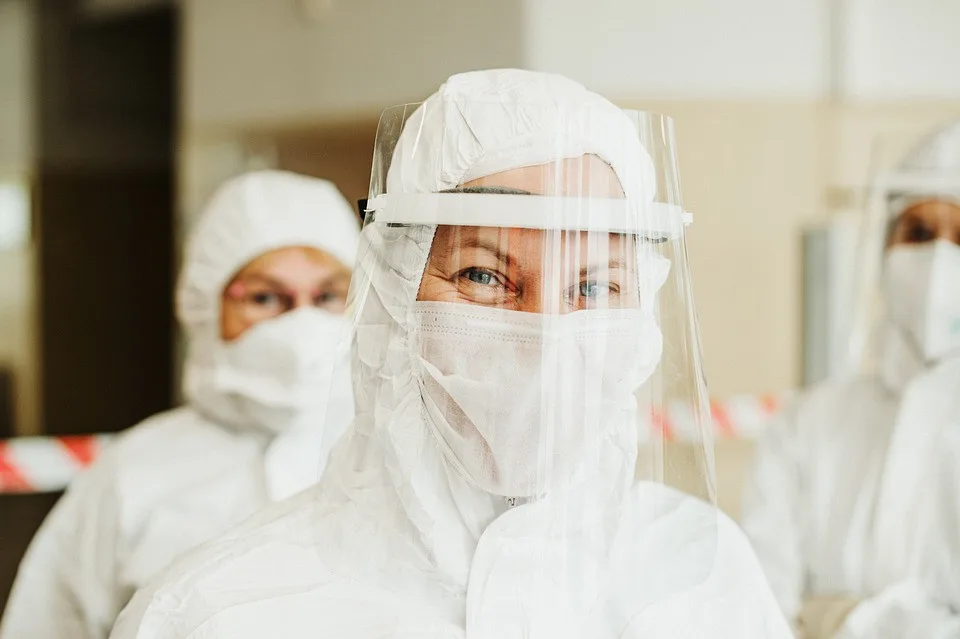 protective-suit-5716753_960_720