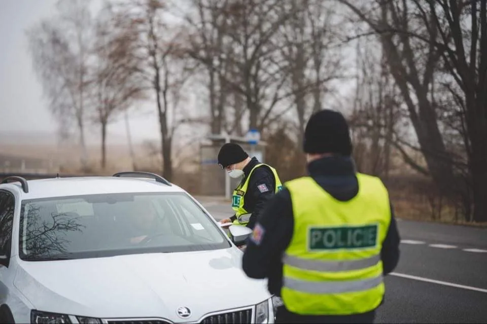 Policie na jihu Moravy řidiče kontroluje na 50 stanovištích