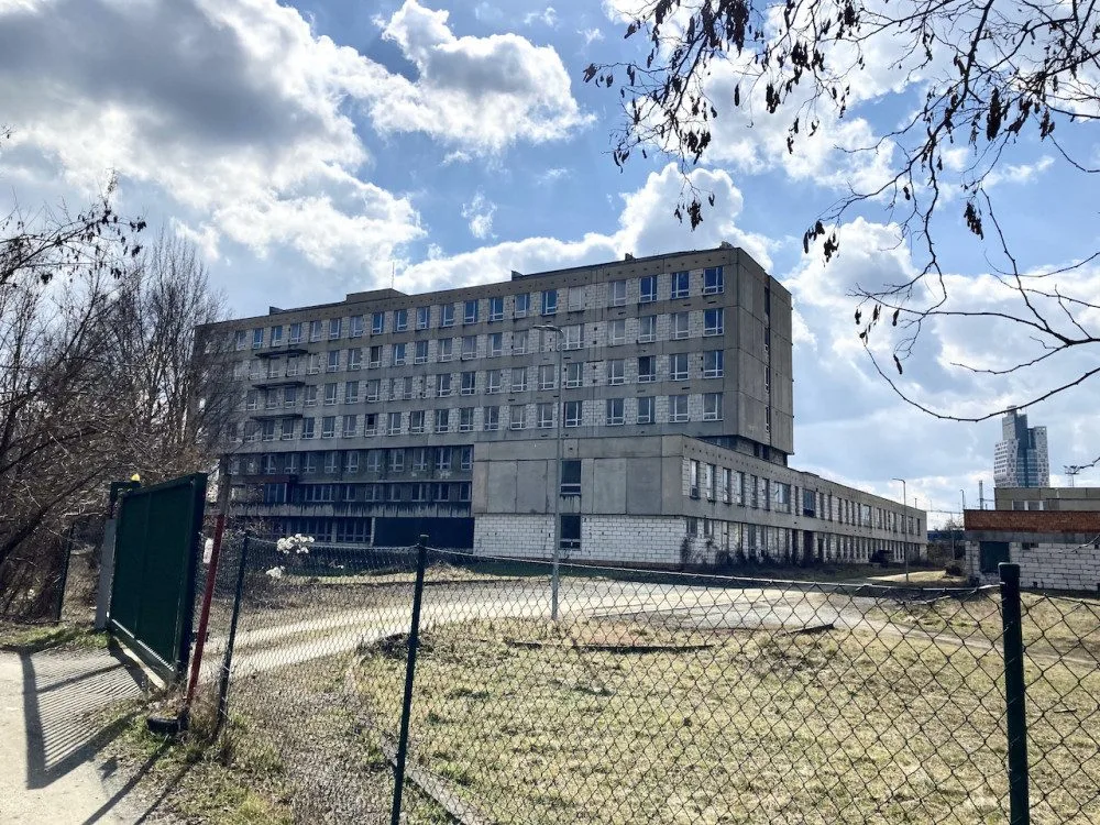 Brno odkoupí zchátralou železniční polikliniku, když získá souhlas vlády a zastupitelů