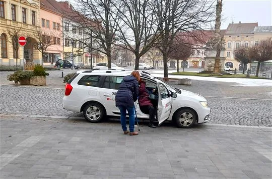 Koronavirus ovlivnil taxi službu pro seniory ve Vyškově.