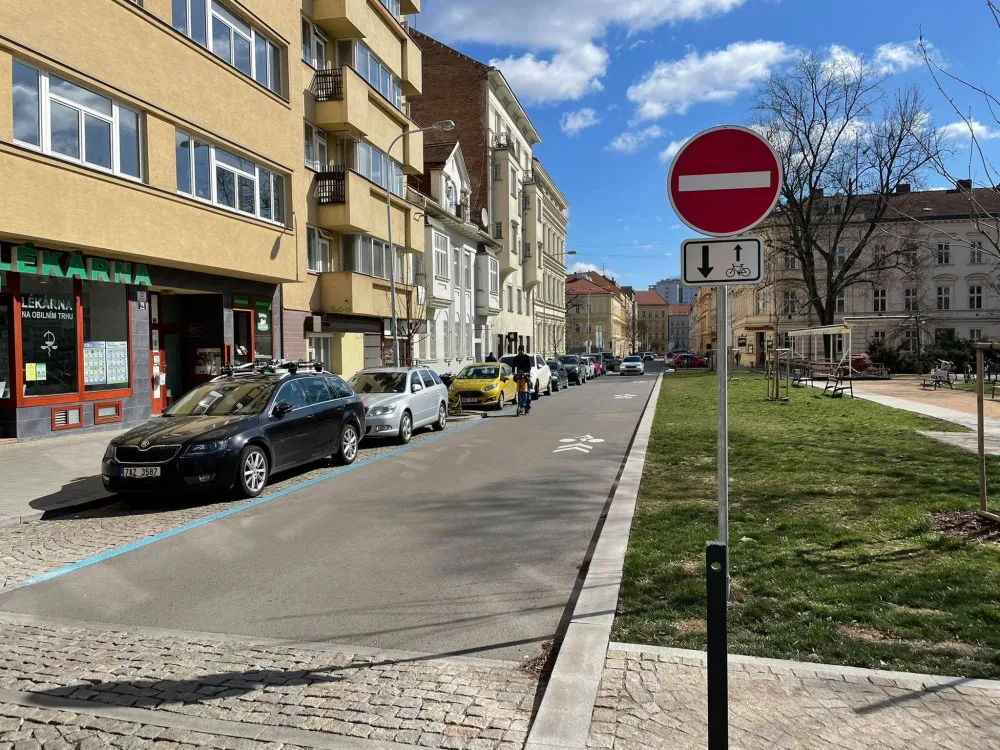 Gorkého ulici projedou cyklisté nově také v protisměru