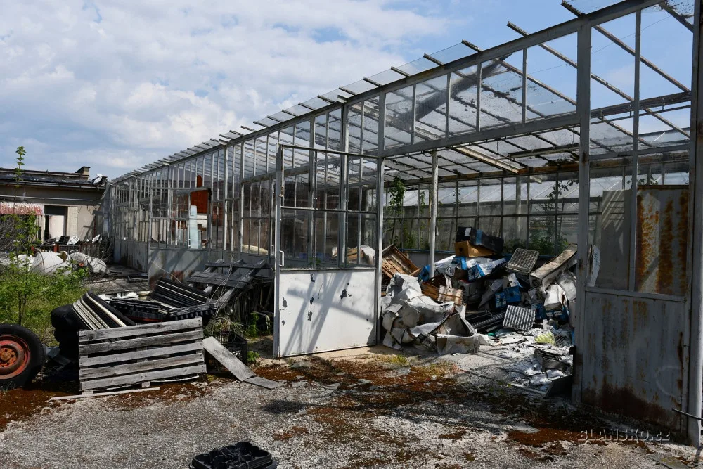 Blansko bourá staré skleníky, aby vzniklo obchodní centrum