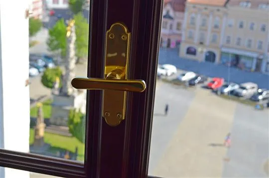 Radniční věž se dočkala proměny, zmizela okna z 16. století