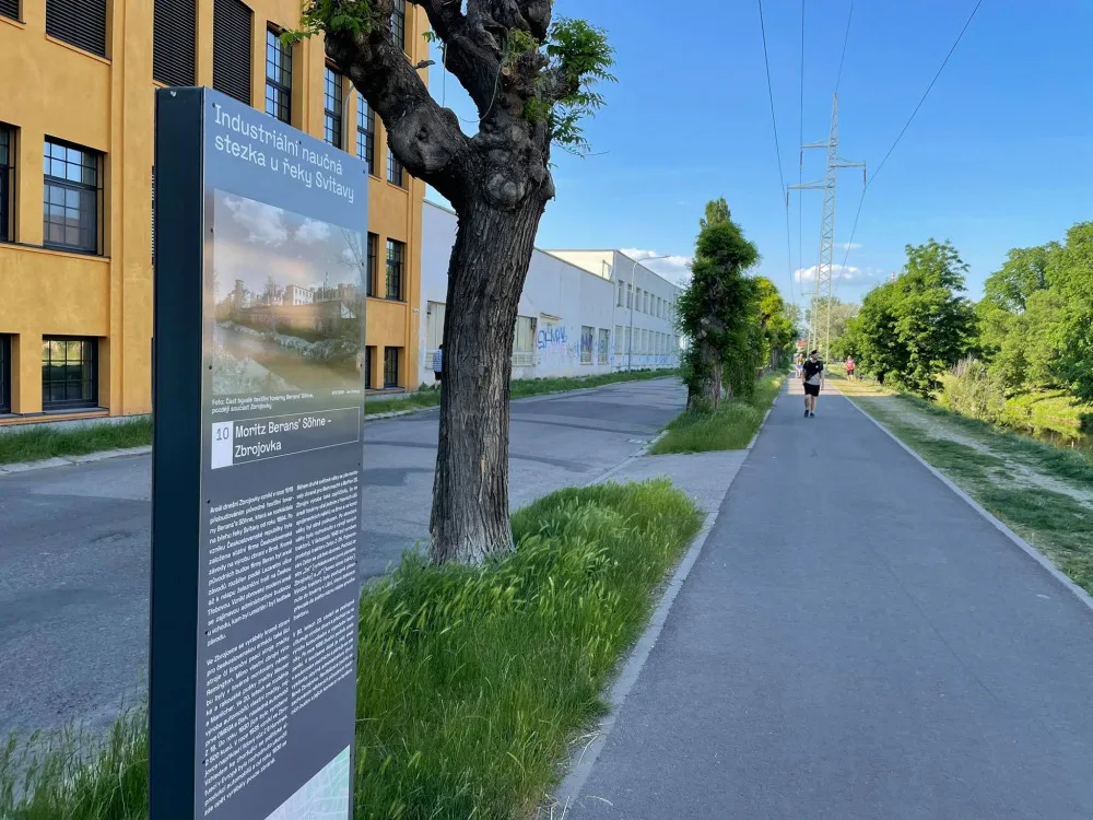 Stezka u Svitavy připomíná slavnou textilní historii města