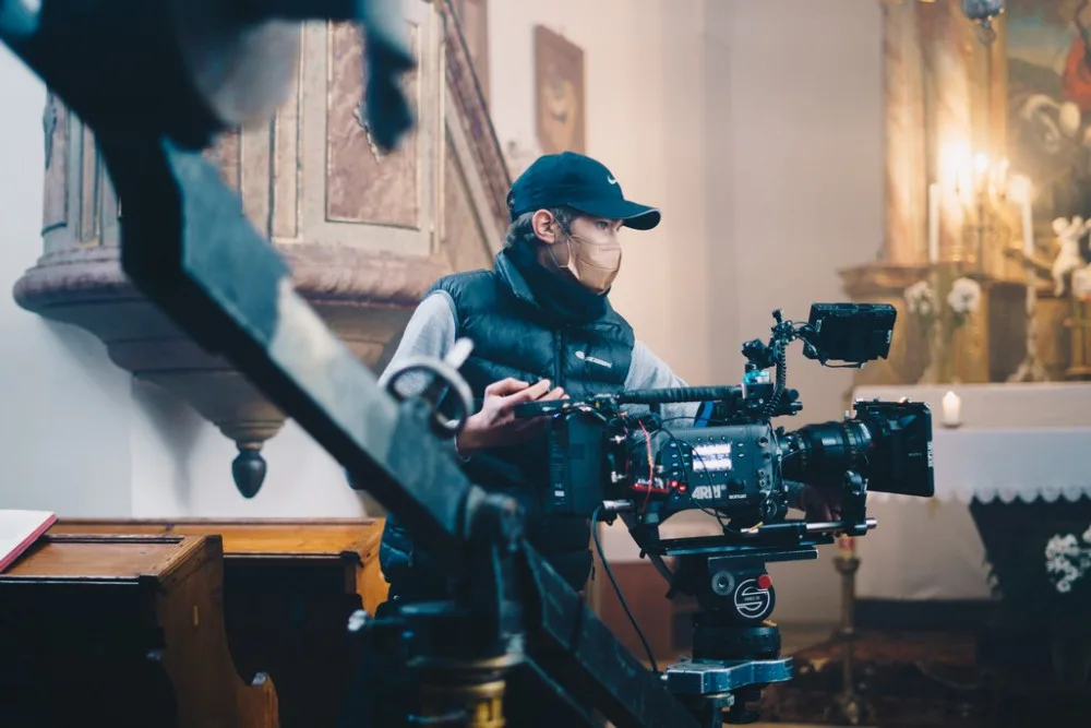 Mladí filmaři natáčí na jižní Moravě unikátní snímek s Judit Bárdos a Dušanem Vitázkem
