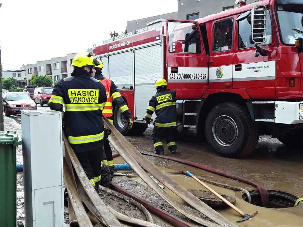 V Drnovicích pokračují v odstraňování následků přívalového deště