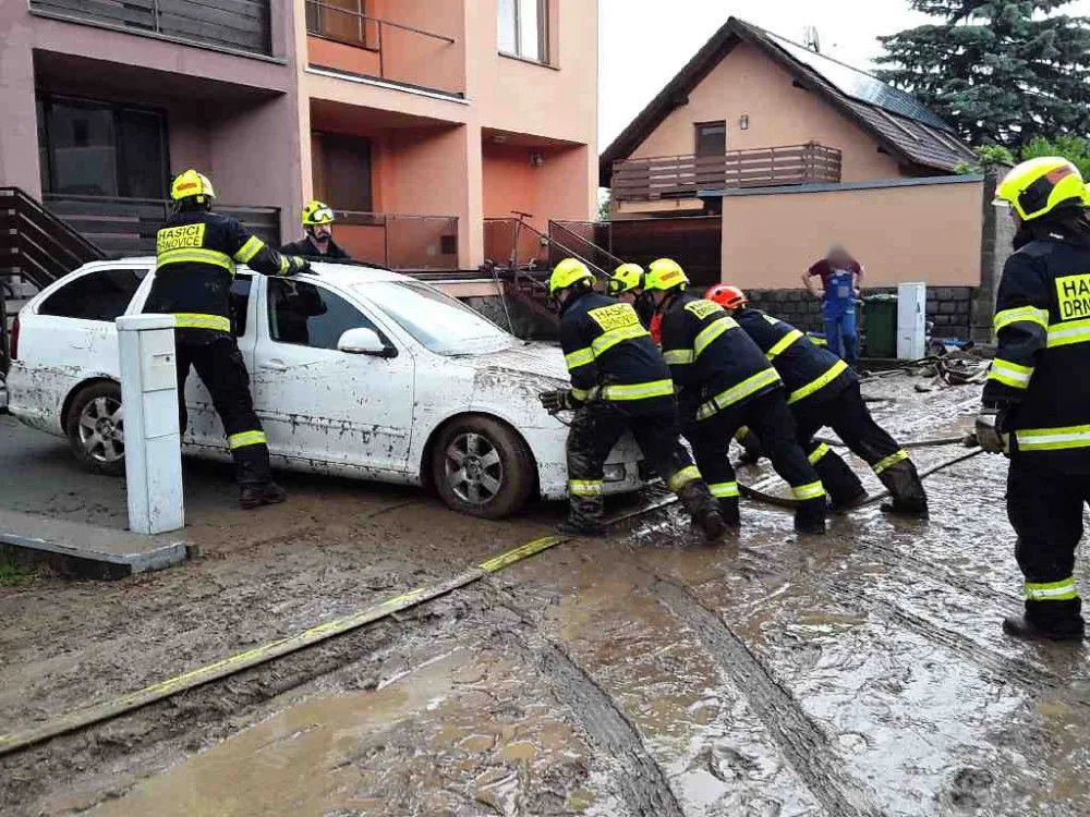 V Drnovicích pokračují v odstraňování následků přívalového deště