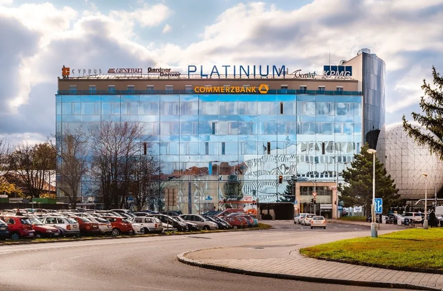 Česká spořitelna prodala kancelářský komplex Platinium