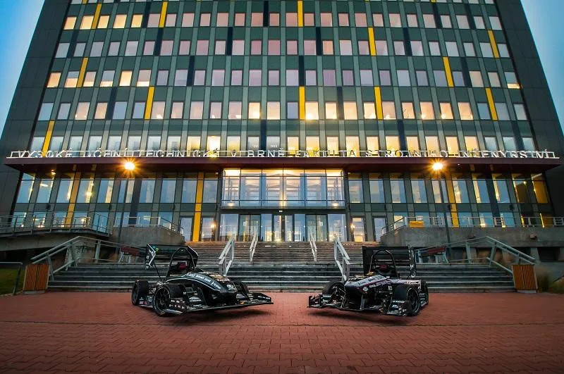 Brněnští studenti vyrobili elektrickou formuli, otestuje se na tuzemském závodě