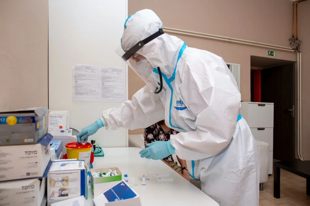 Virus přes léto nezmizí, nepodceňujme prevenci