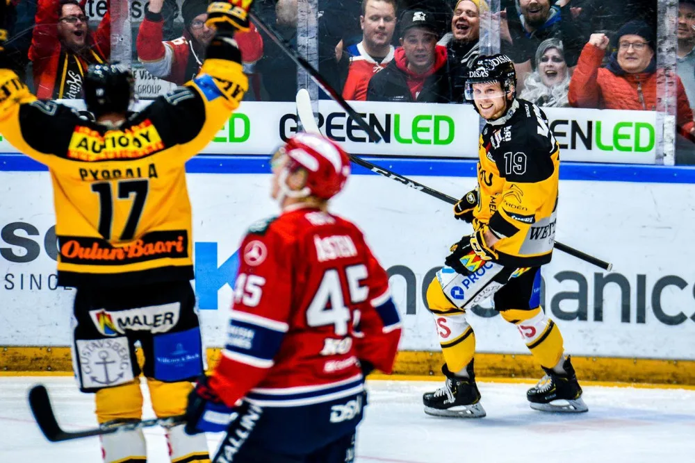 Michal Krištof v dresu Kärpätu Oulu
