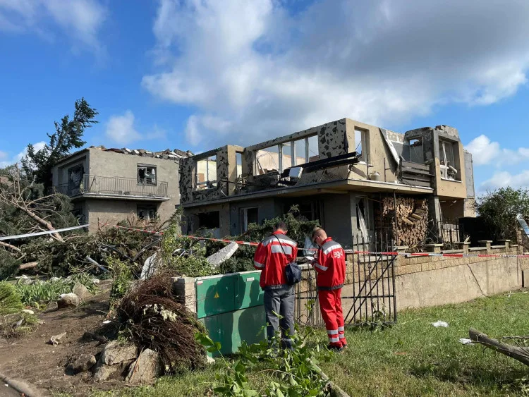 Lidem, které tornádo připravilo o bydlení, začal stát rozesílat zálohy