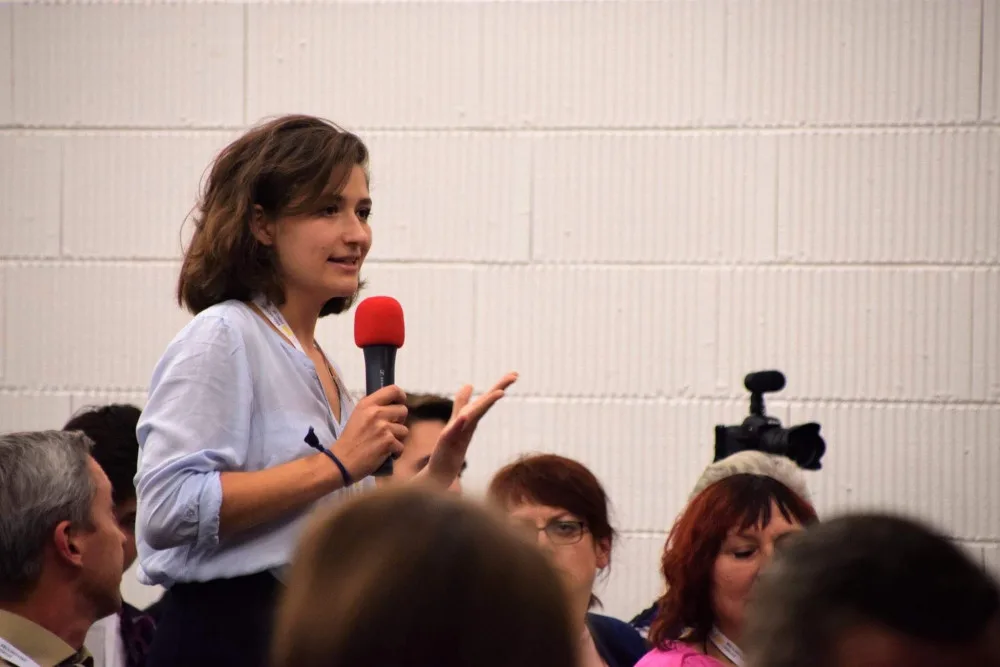 Aktuálně studuje Education studies na UCL v Londýně