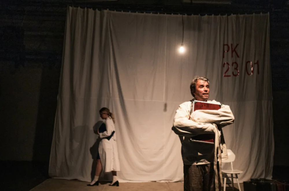 V Brně nacvičili divadelní hru o miliardářovi Petru Kellnerovi