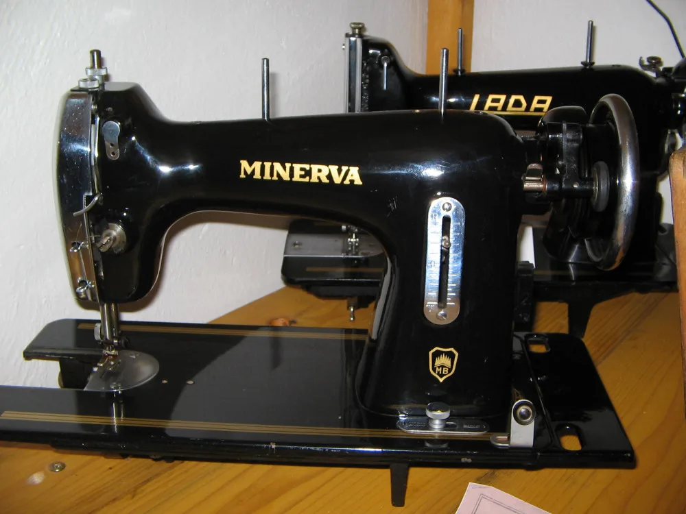 Šicí stroj Minerva.