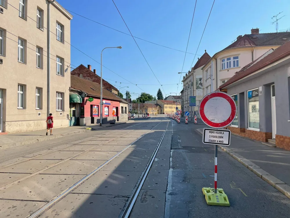 Tramvaje neprojedou Tomkovým náměstím, pokračuje tam stavba okruhu