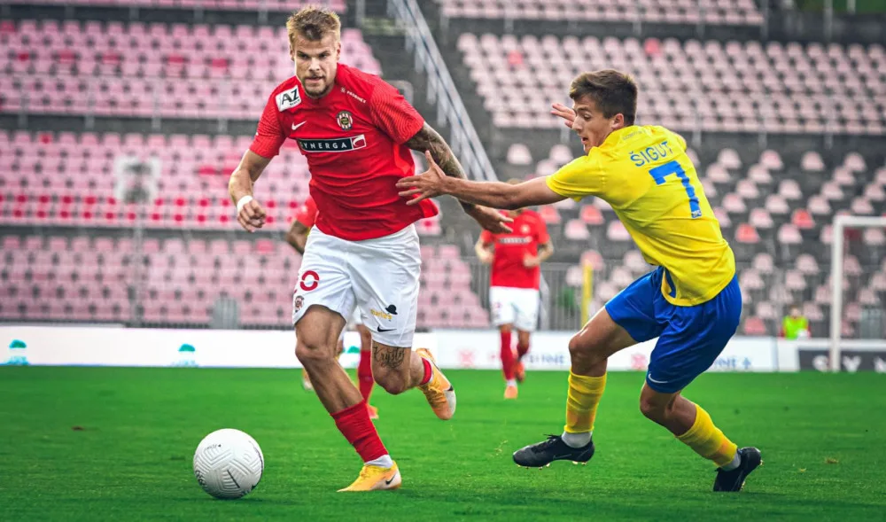 Brněnský Jan Hladík v souboji s jihlavským Šigutem