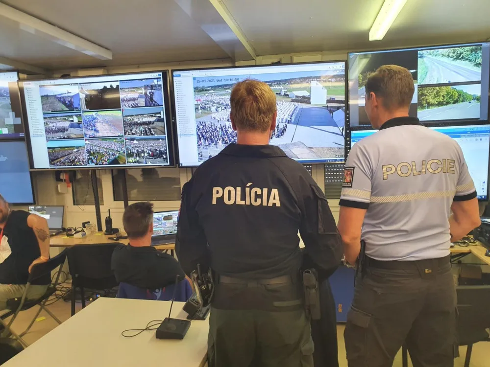 Jihomoravští policisté pomáhali při papežově návštěvě Slovenska