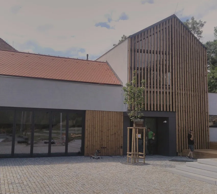 Ve Šlapanicích otevřeli novou knihovnu, ve staré bude školka