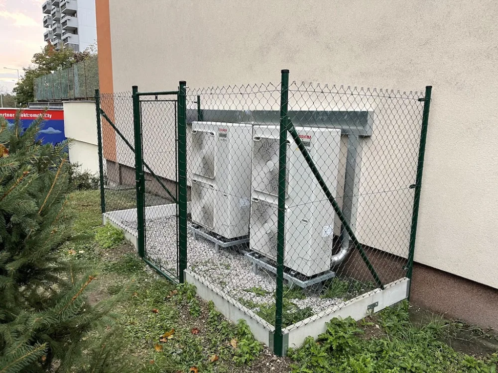 Energetický trh s prudkými výkyvy zasáhl i centrální vytápění v bytových domech. Co s tím? Hledejte nové zdroje