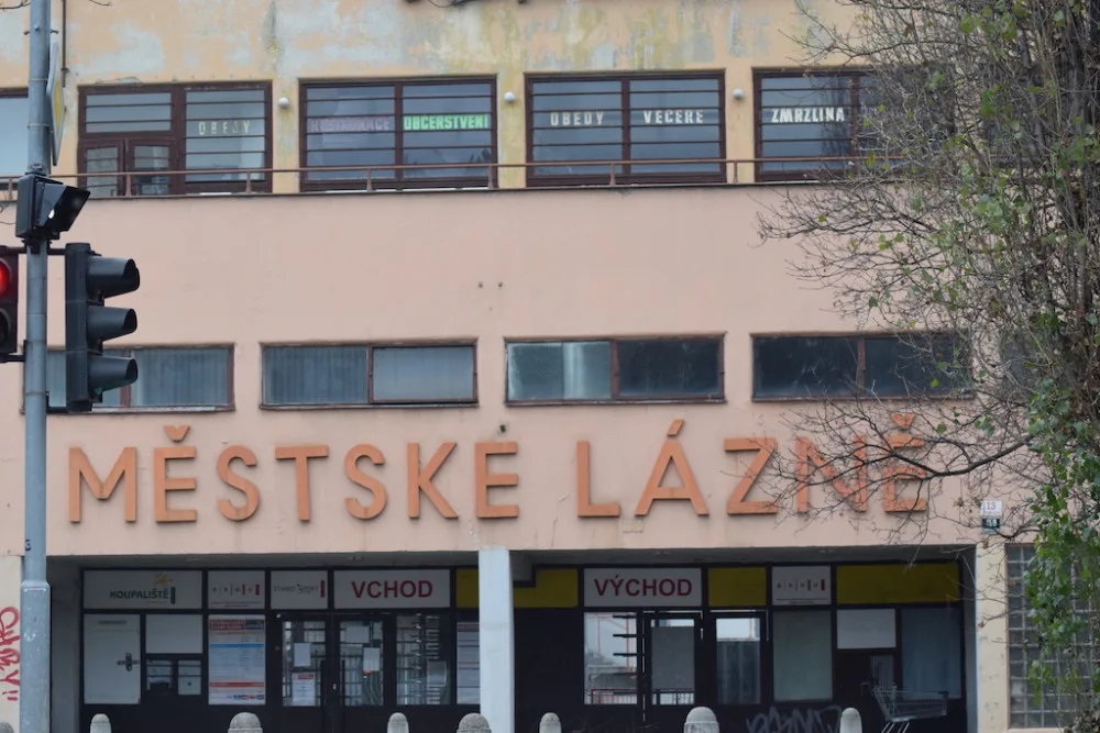 Brno touží po rehabilitačním centru v městských lázních. Jen další vizualizace do šuplíku, kritizuje městská část
