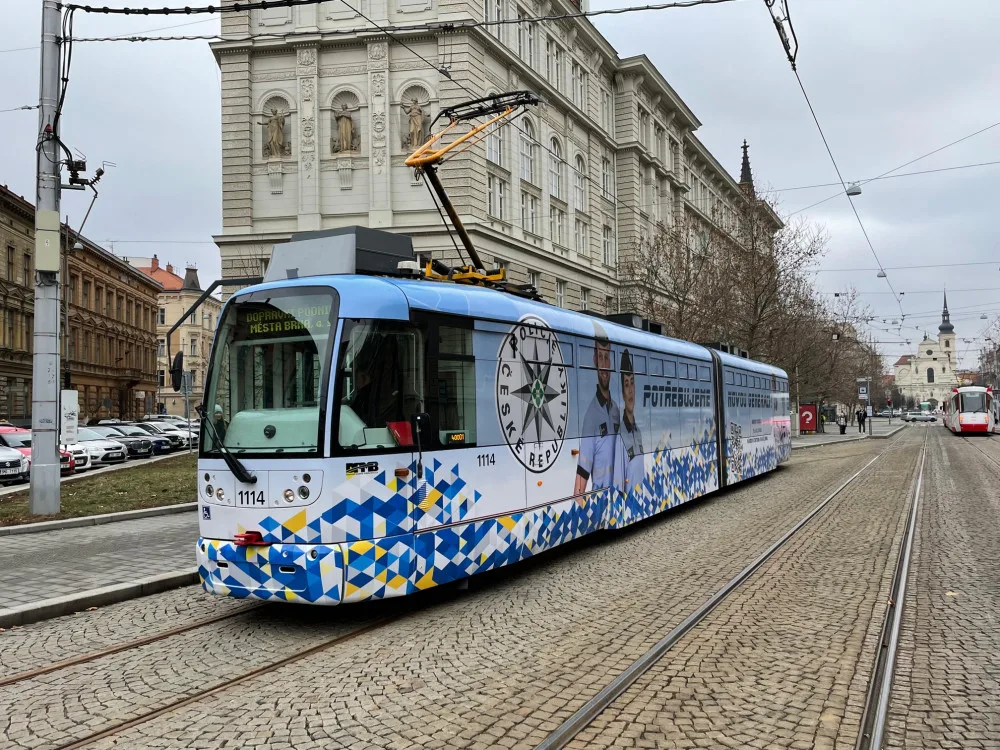 Na jižní Moravě chybí dvě stovky policistů, lákat do služby má i policejní šalina