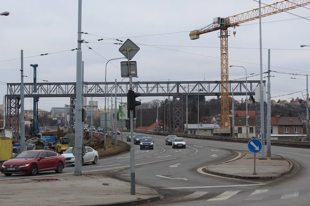 V Brně staví estakádu. Bude součástí dopravní okruhu