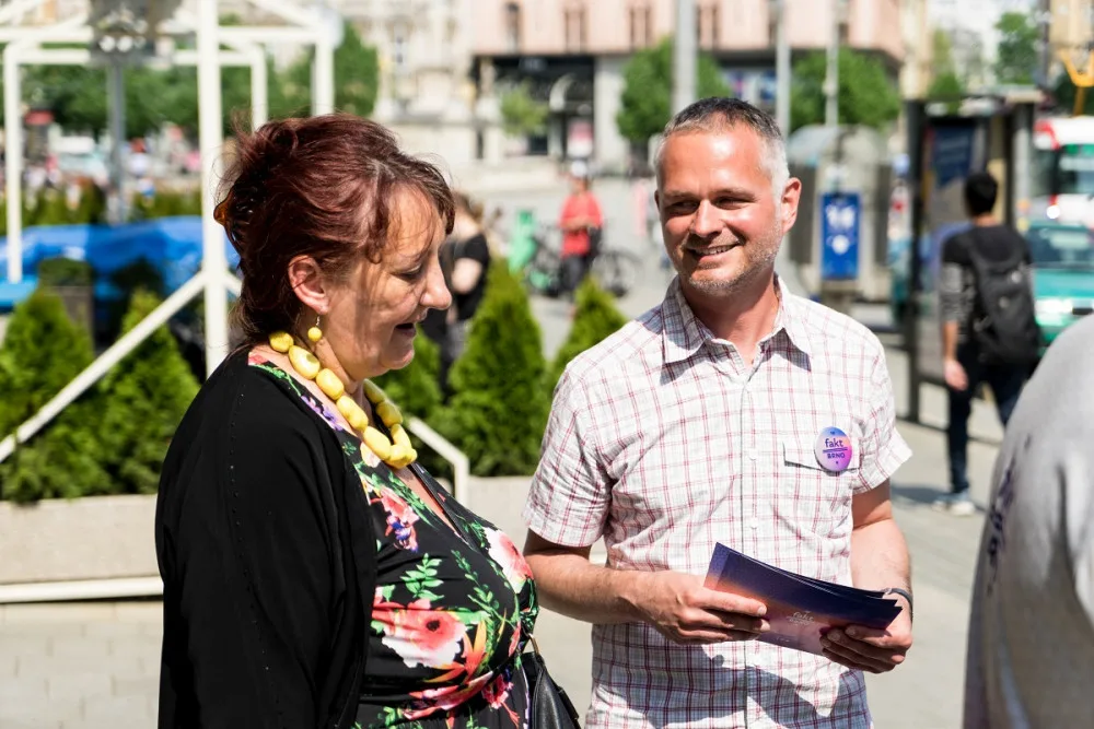 Na sběru se podíleli desítky dobrovolníků, splněno bylo za pár dnů.