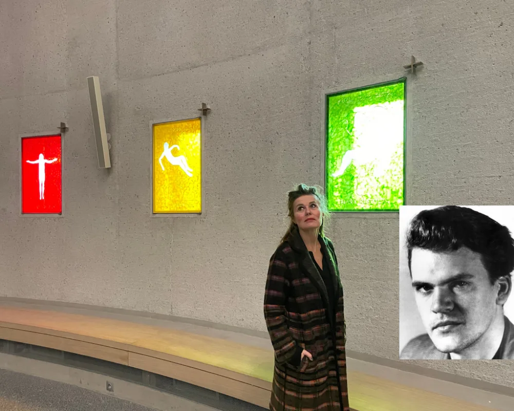 Autorka Hana Jakrlová u svého díla