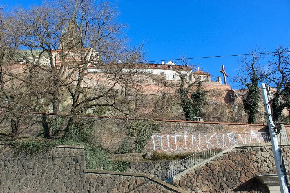 Nápis u Nových sadů