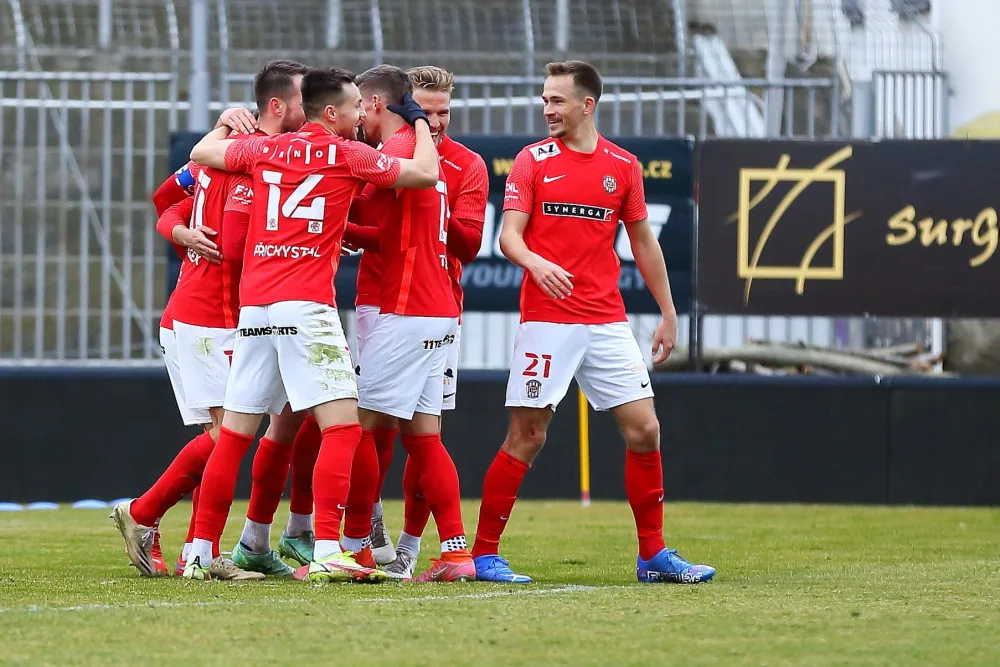 S novými posilami i uzdraveným střelcem. Fotbalová Zbrojovka se žene za postupem