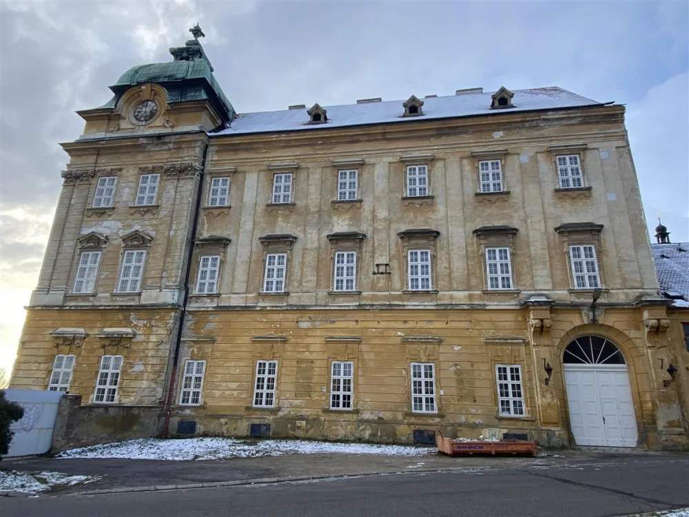 Znojemský klášter čekají další opravy. Památka dostane nová okna