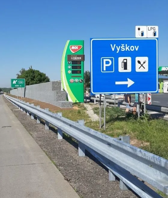 Více parkovacích míst i komfort pro řidiče. Jihomoravští silničáři plánují, že opraví u dálnic