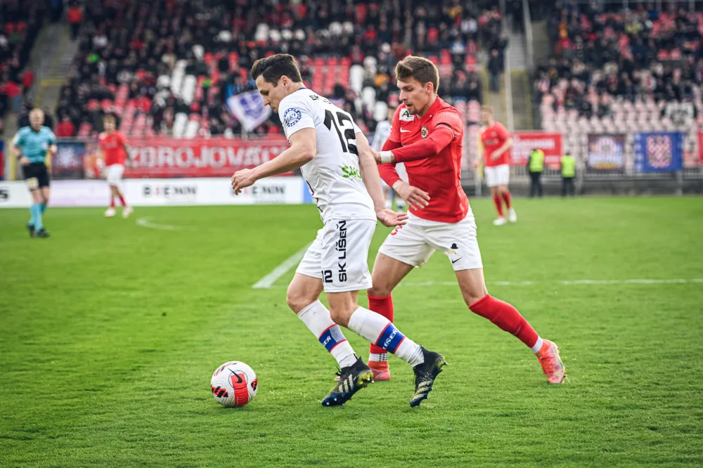 Brnu vládne Líšeň. Zbrojovce nasázela tři branky a ovládla derby