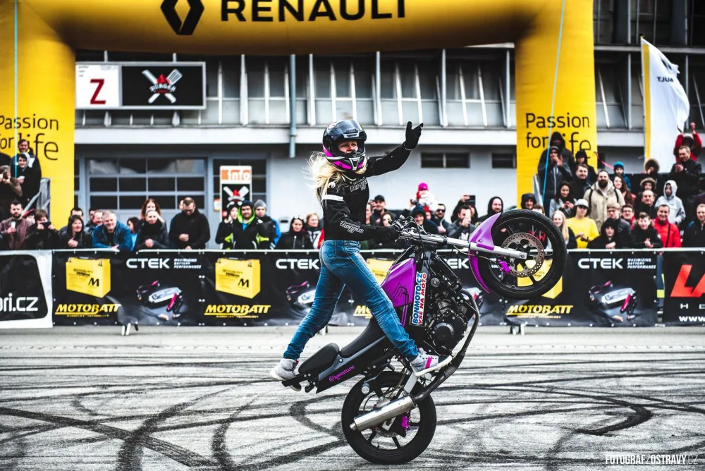 Brno zažije svátek motorkářů. Na výstaviště přijedou legendární Jawy, slavní jezdci i kaskadéři
