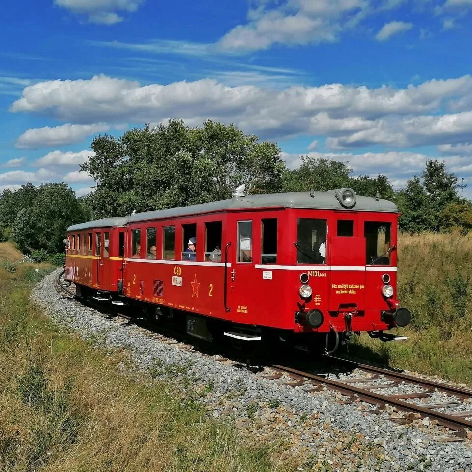 Výletníkům do Lednice zpestří jízdu Hurvínek a Skaličák. Za jízdu si připlatí