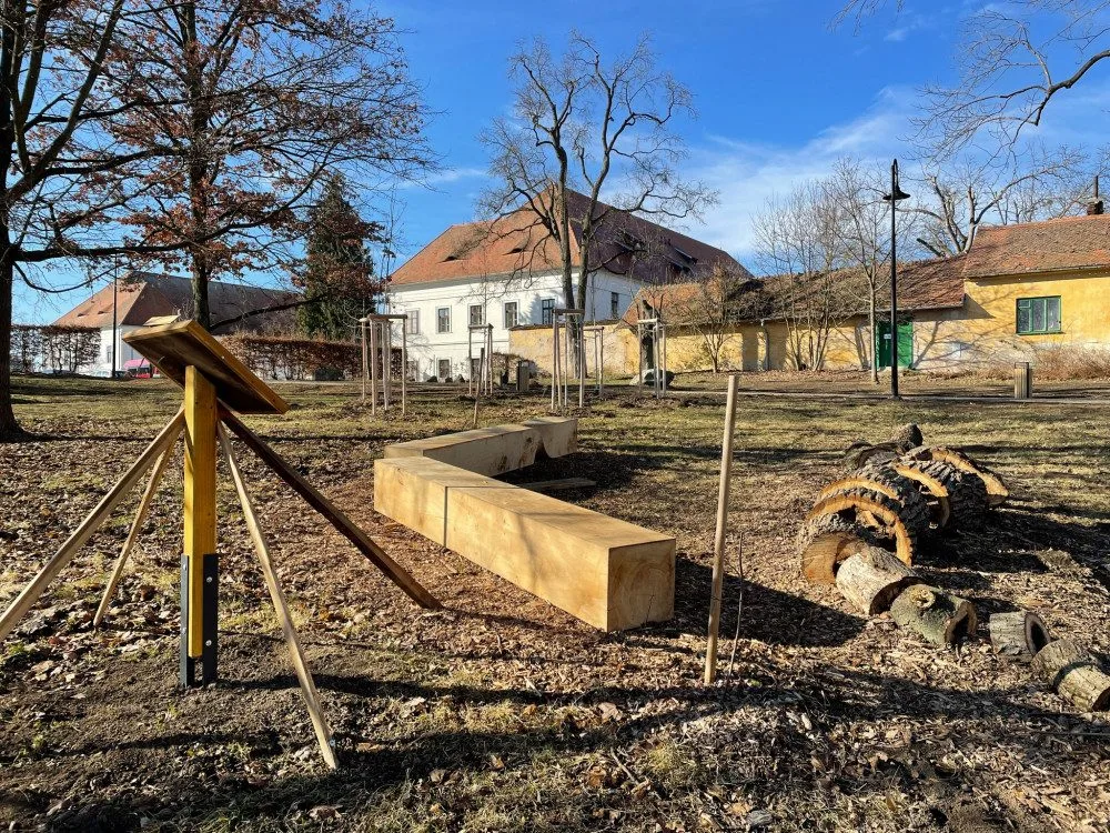 Lidé z Rosic mohou odpočívat v obnoveném zámeckém parku
