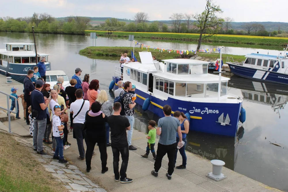 Baťův kanál je odemčený. Na vodní cestu se po zimě vrací turistické lodě