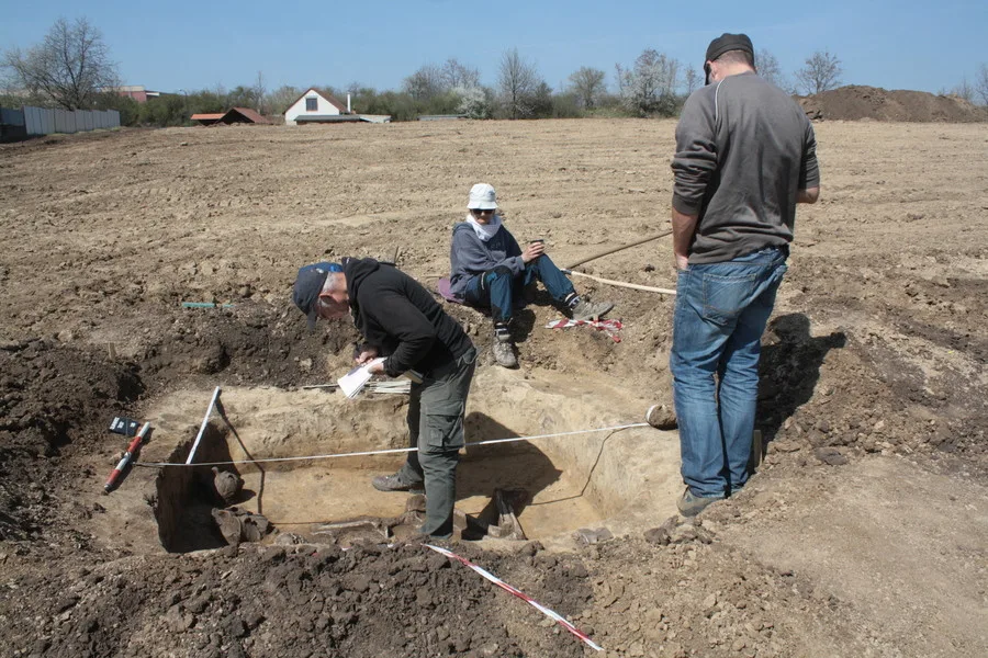 Archeologové u Brna odkryli pravěké pohřebiště