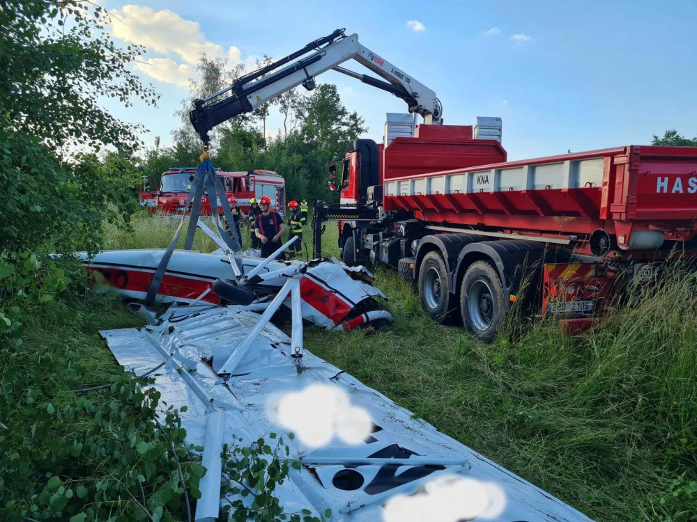 Na Blanensku havarovalo malé letadlo. Pilot při pádu zemřel