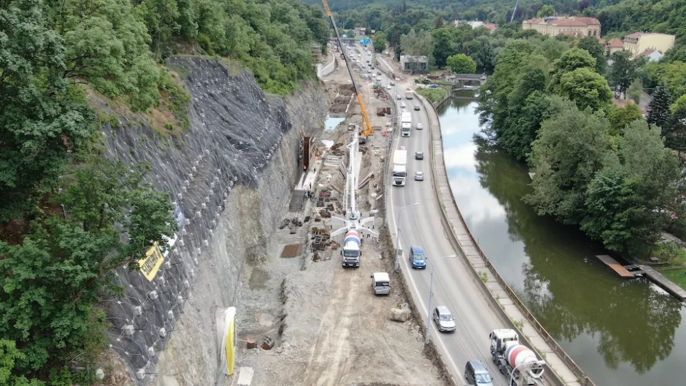Brno pozoruje, jak roste městský okruhu. Silničáři se pochlubili unikátními snímky