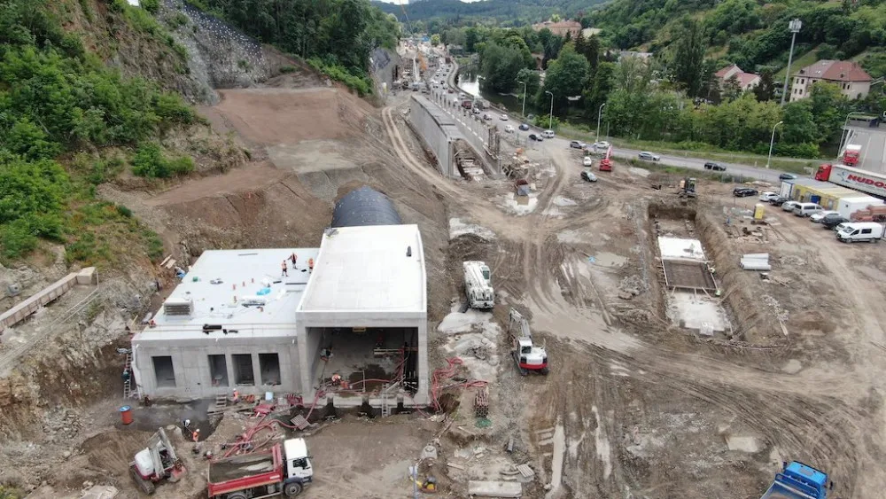 Brno pozoruje, jak roste městský okruhu. Silničáři se pochlubili unikátními snímky
